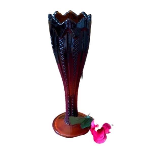 Tiara Other - 🌹 Unique Vintage Rare Vase (nwot) 🌹